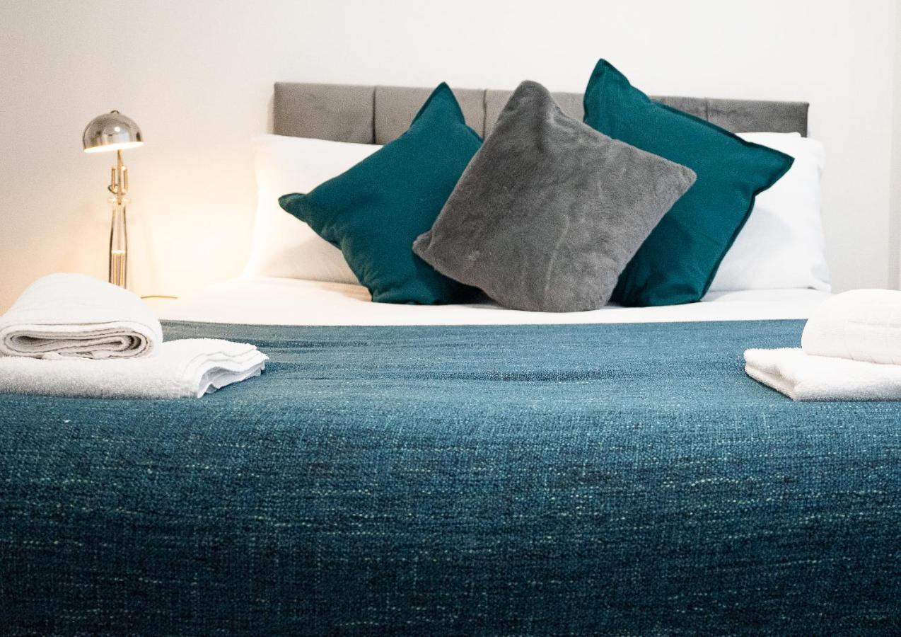 Elmo River Studios - 6 En-Suites In Wallasey - Easy Parking - Short And Long Stays Welcome Экстерьер фото