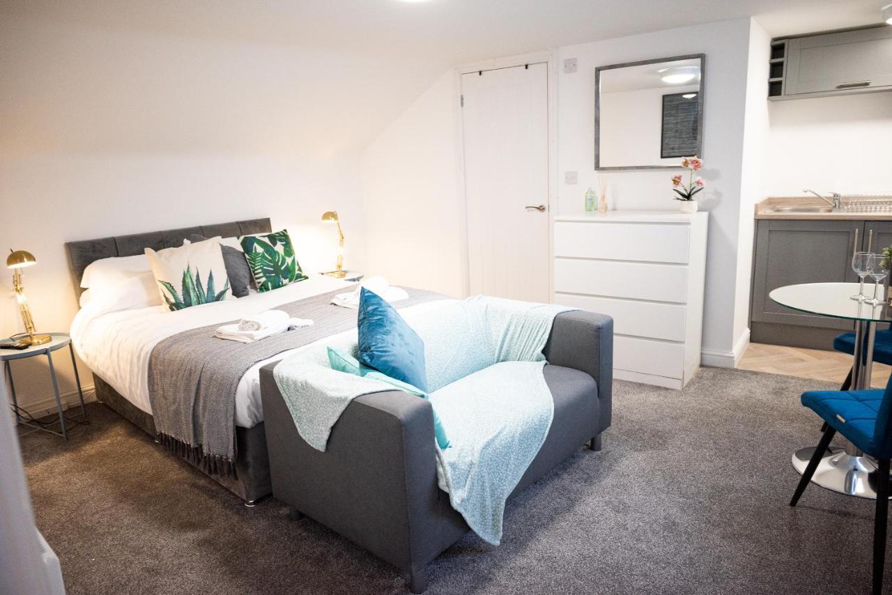 Elmo River Studios - 6 En-Suites In Wallasey - Easy Parking - Short And Long Stays Welcome Экстерьер фото